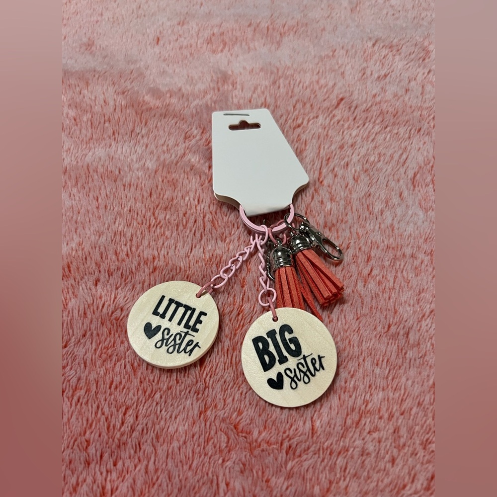 Big Sister Little Sister Keychain Set ❤️